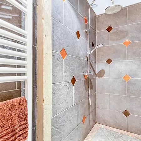 לינה וארוחת בוקר L'oree De Lansot - Romance 3*